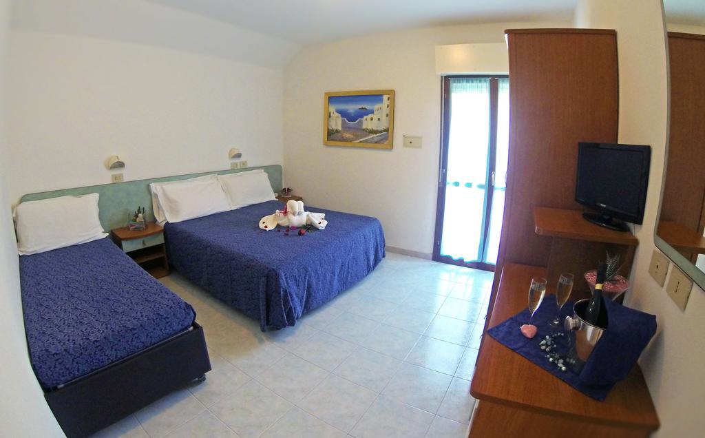 Hotel Laura Cesenatico Room photo