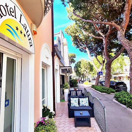 Hotel Laura Cesenatico Exterior photo